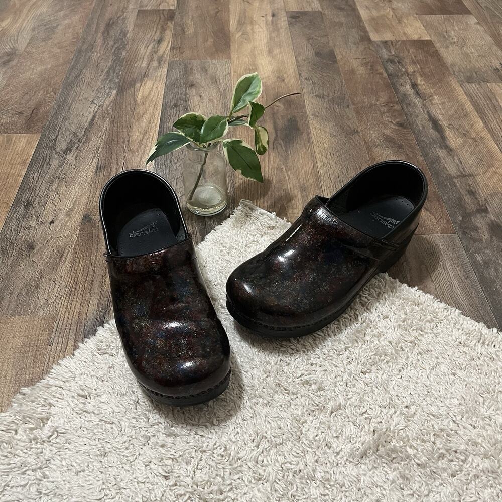 Dansko Size 10.5 (41) Metallic Mosaic Leather Professional Clogs